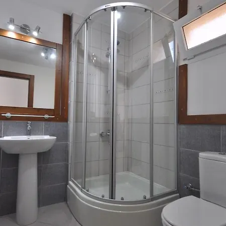 Villa Sleeps 5 With Pool And Air Con Gümüşlük