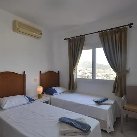 Sleeps 5 With Pool And Air Con Villa Gümüşlük