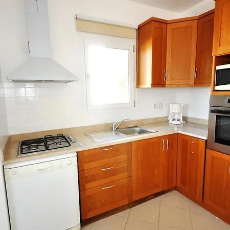 Sleeps 5 With Pool And Air Con *