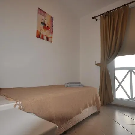 Villa Sleeps 5 With Pool And Air Con *